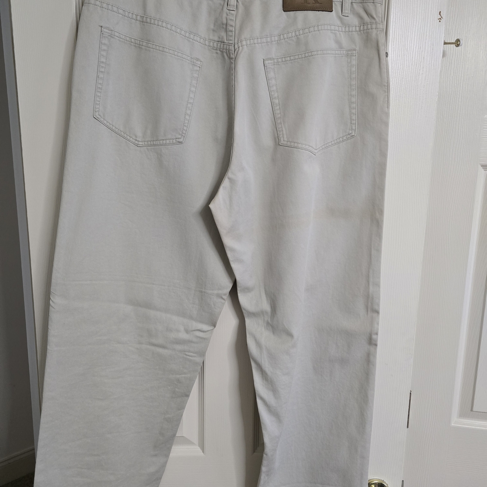 Calvin Klein Jeans Men's CREAM  SUPER STYLISH.  New With Tags
